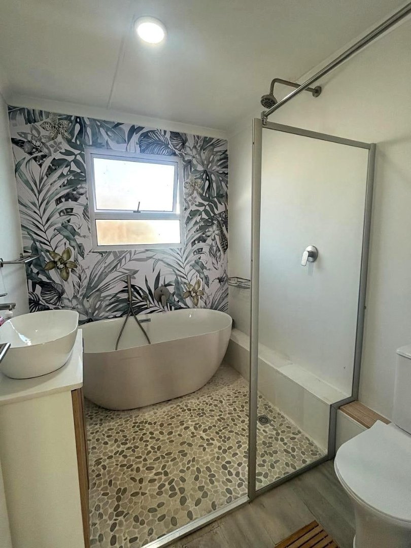  Bedroom Property for Sale in Wavecrest Eastern Cape